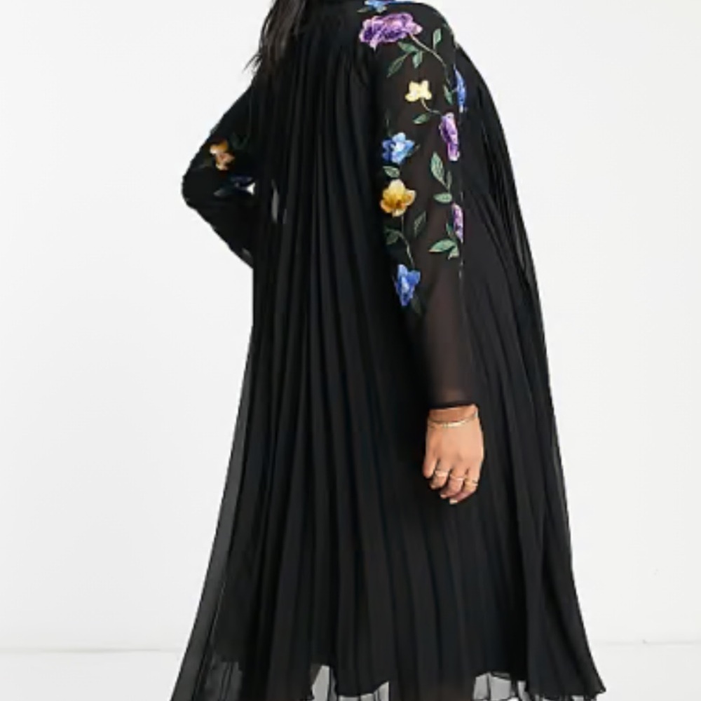 ASOS DESIGN pleated midi shirt dress embroidered sleeves in black S 18. E58